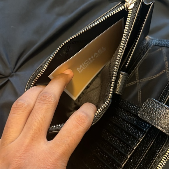 Brand New Black Michael Kors Wristlet - Picture 6 of 10